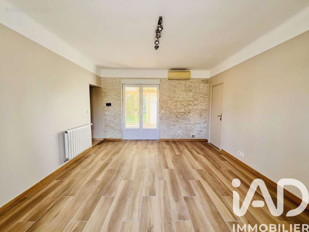 Maison 104 m² à Saint-Fargeau-Ponthierry  - photo 9