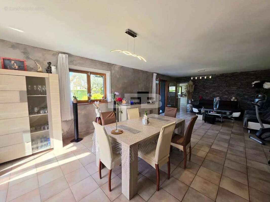 Belle maison 153,5 m² sur Terrain plat 1251 m² - photo 6