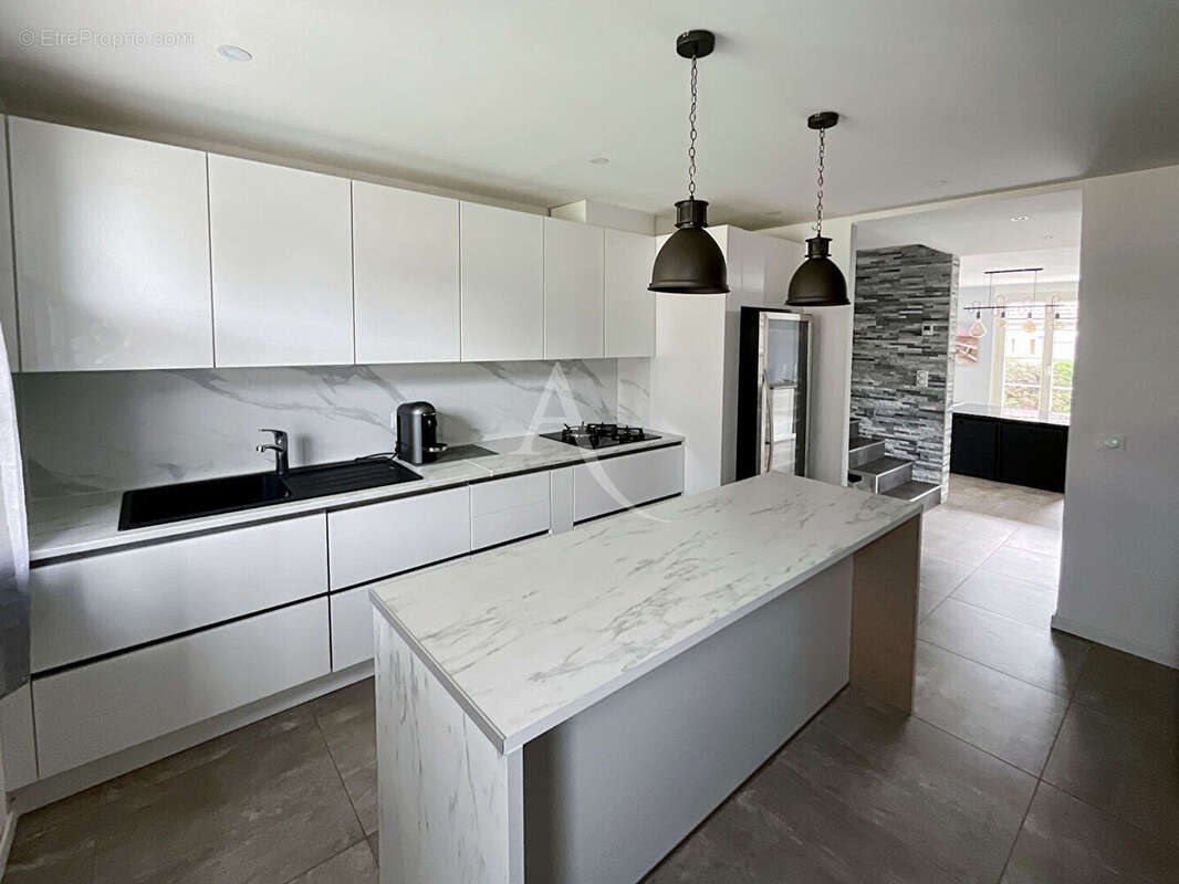 Maison à MEZY-SUR-SEINE