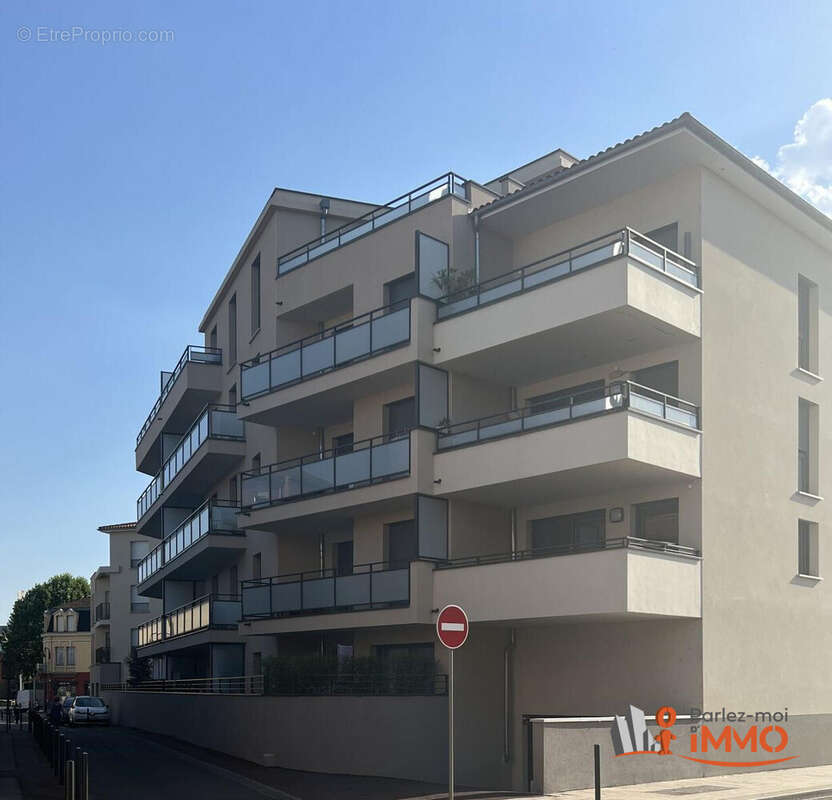 Appartement à MONTROND-LES-BAINS