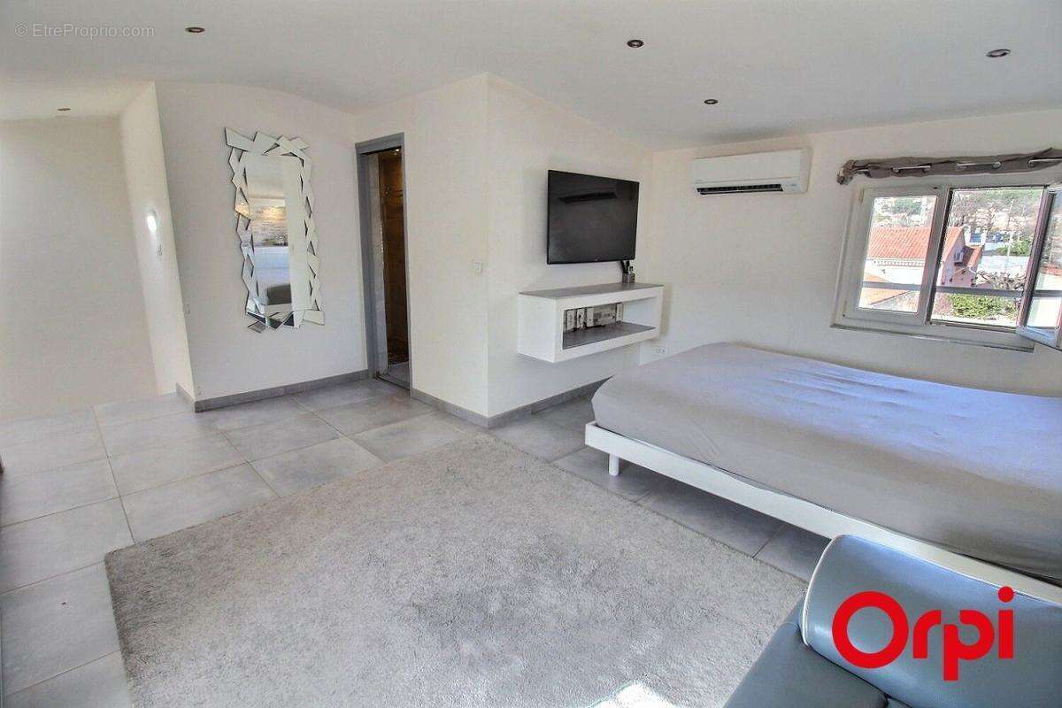 Appartement à MARSEILLE-12E