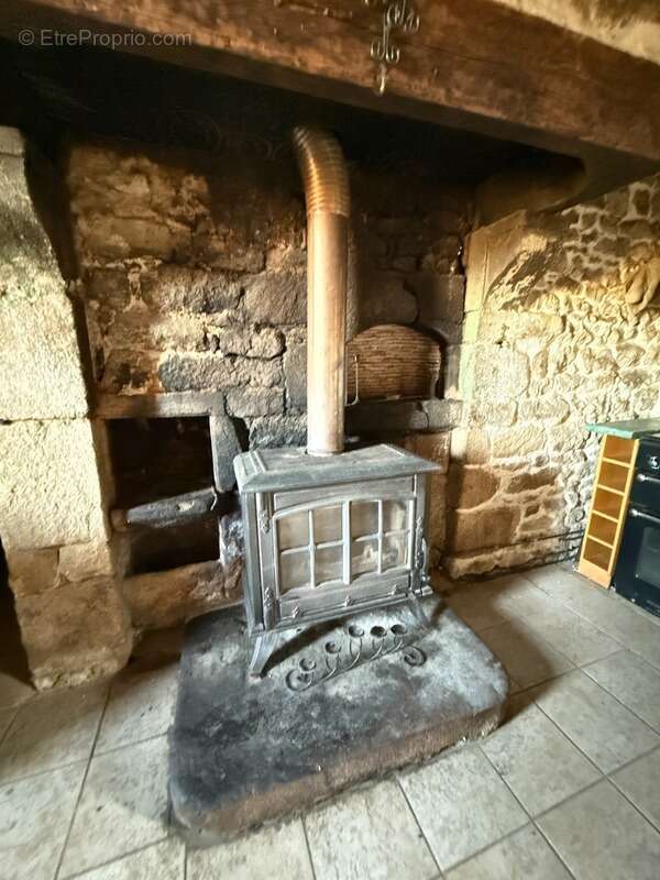 Maison à BUSSIERE-DUNOISE