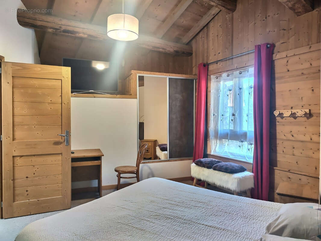 Maison à LES ALLUES