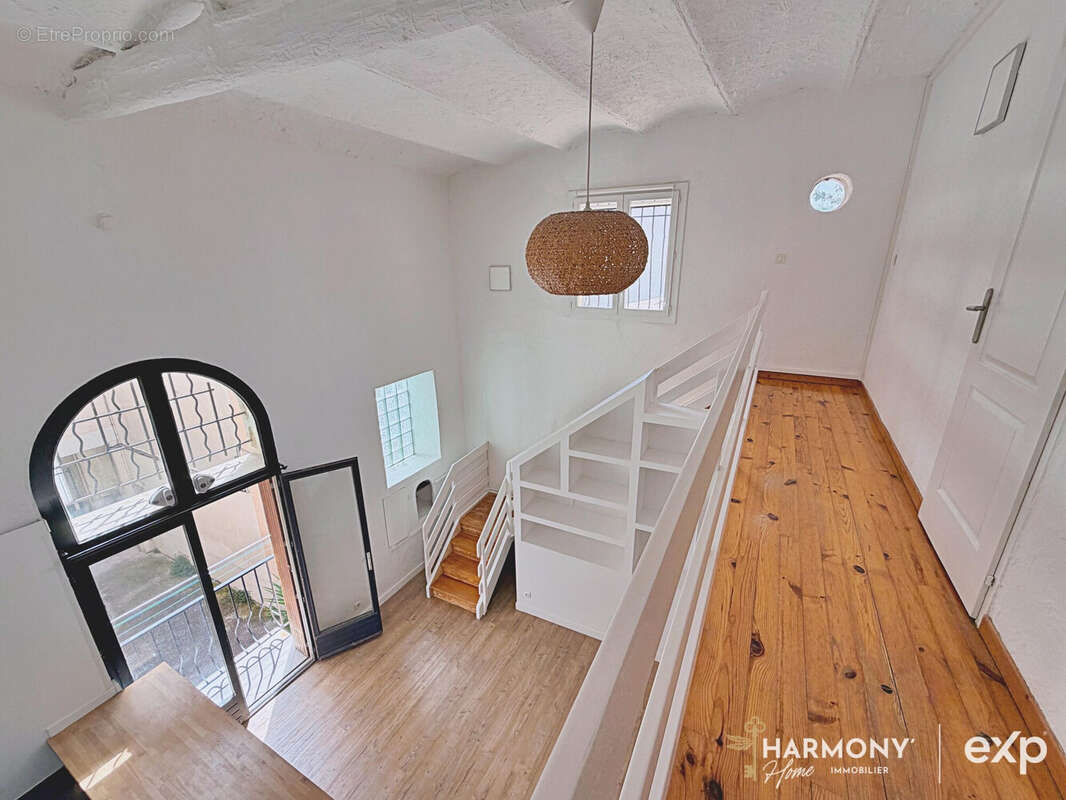 Appartement à MARSEILLE-4E