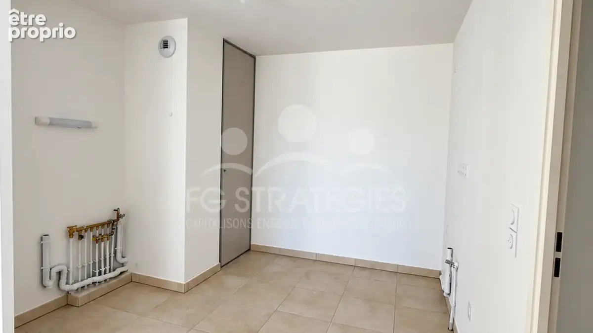 VENDARGUES - T4 neuf - terrasse - 2 parkings - photo 8