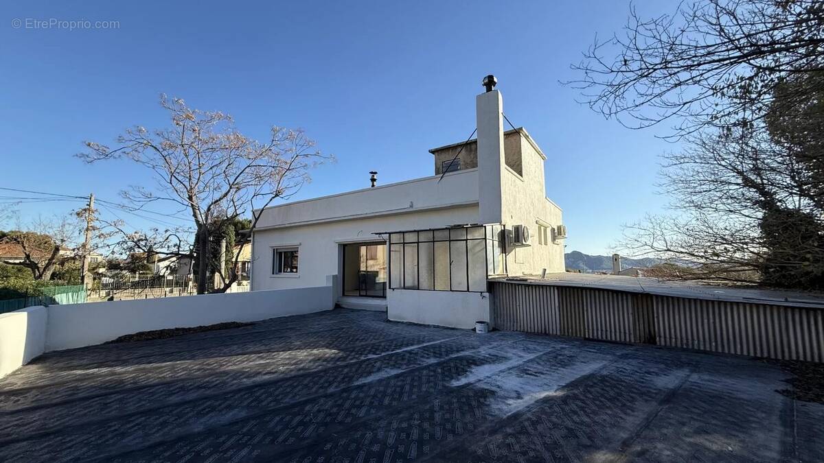 Appartement à MARSEILLE-12E