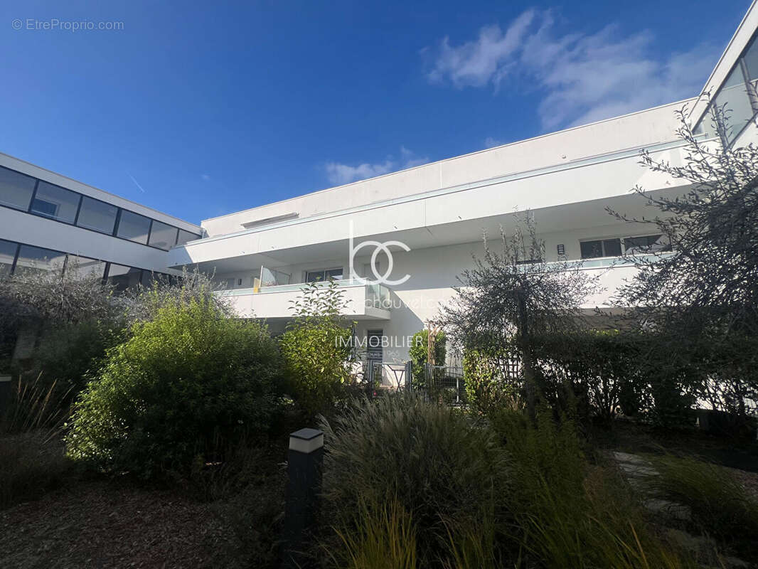 VENTE Appartement de Standing SARZEAU Centre  4 Chambres  Terrasse Sud  Garage Double  56370 - photo 2