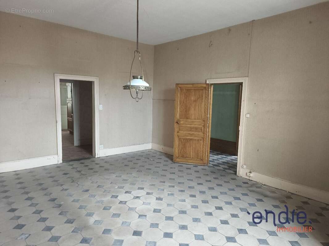 Maison à COSNE-D'ALLIER