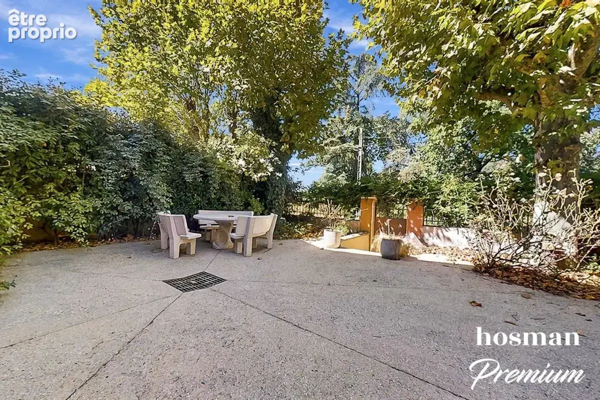 Maison 6 pièces de 145m² sur agréable terrain arboré avec garage - Proche Lyon 8ème - Bron - photo 12
