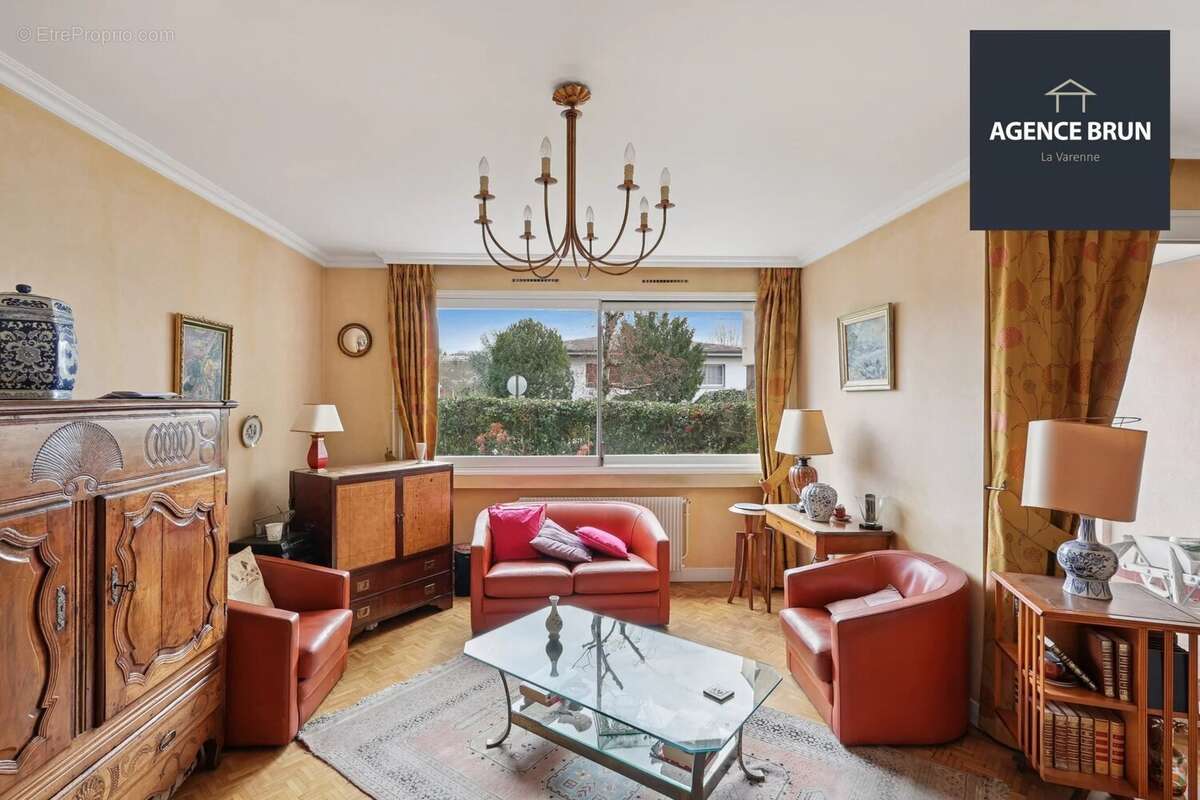 Appartement à SAINT-MAUR-DES-FOSSES