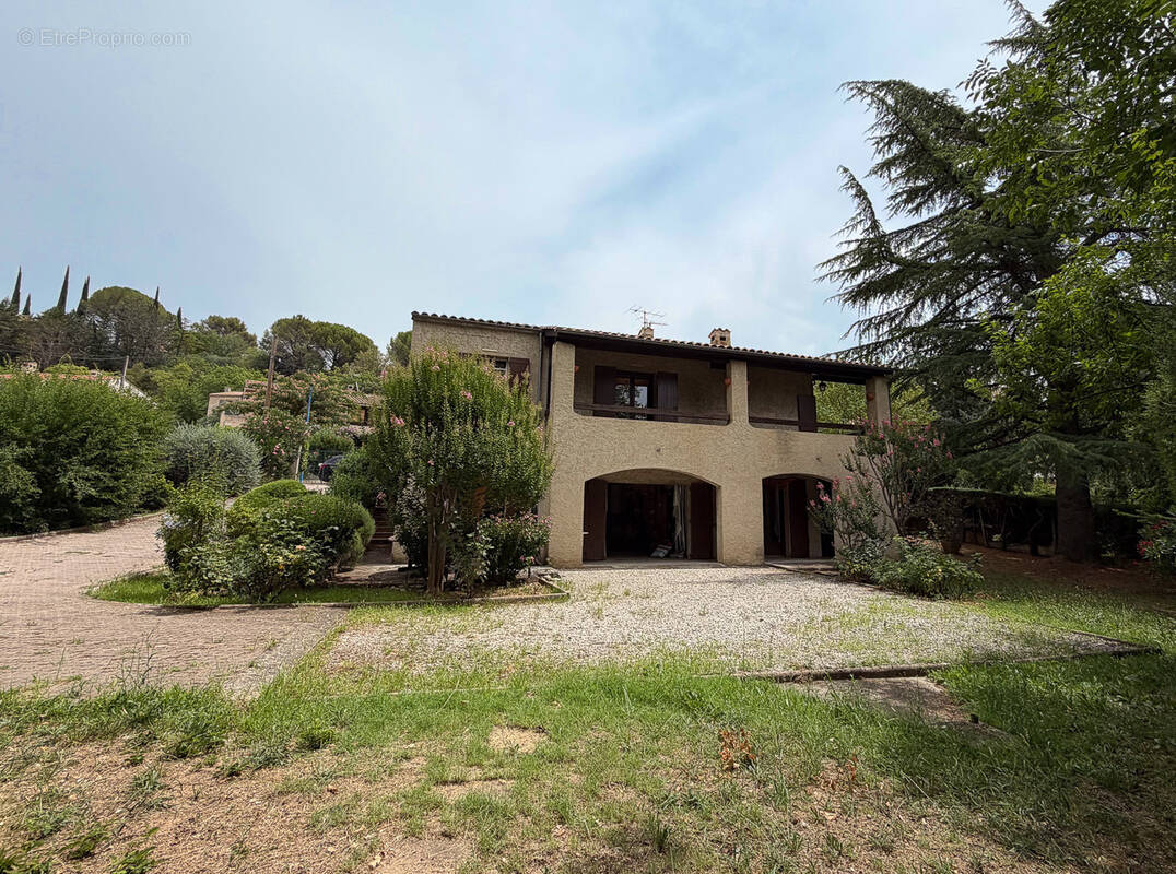 Maison à GREOUX-LES-BAINS