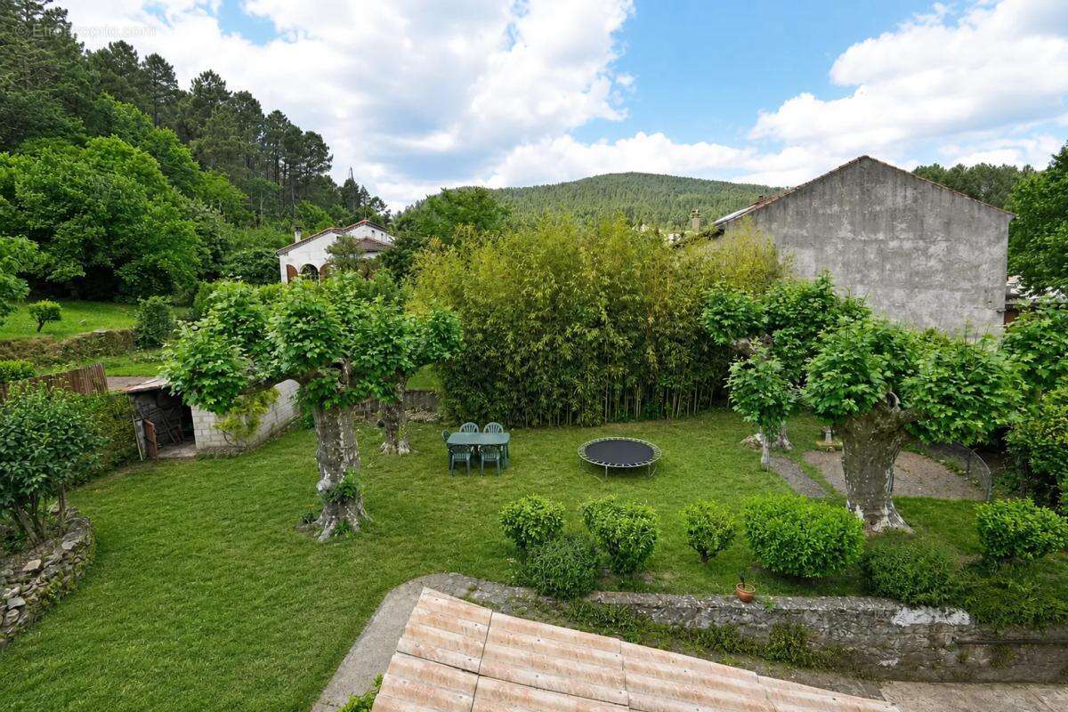 Maison de 7 pièces de 220 m² situé au Martinet - photo 21