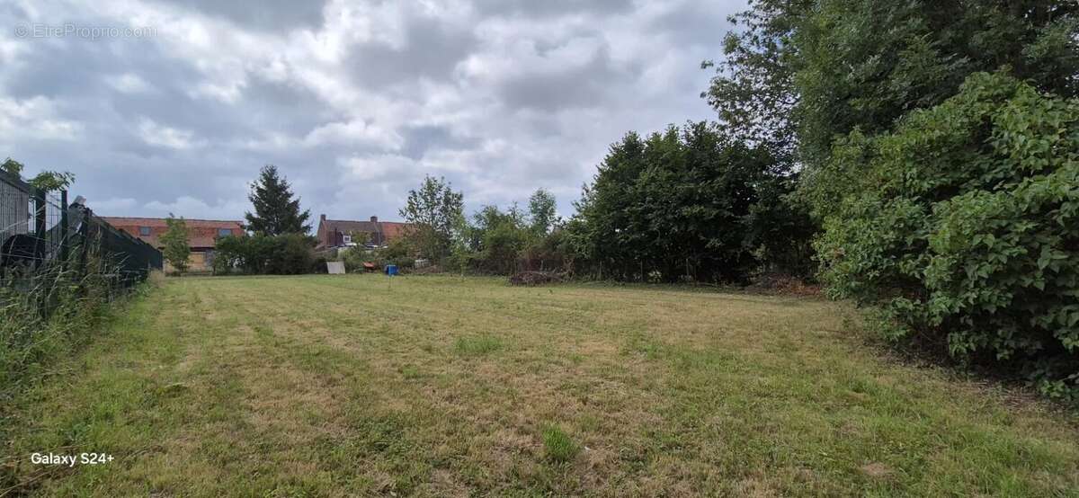 Terrain à QUESNOY-SUR-DEULE