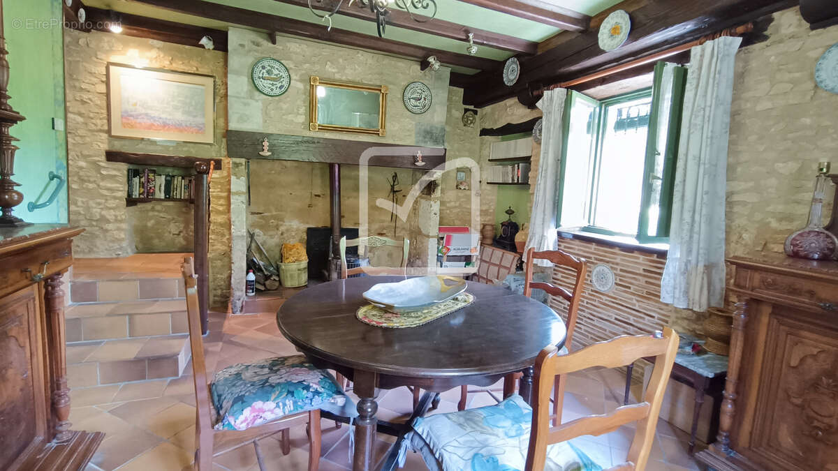 Maison à CUBJAC