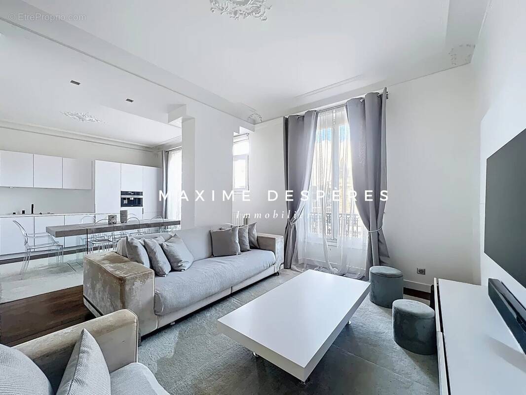 Appartement à NEUILLY-SUR-SEINE