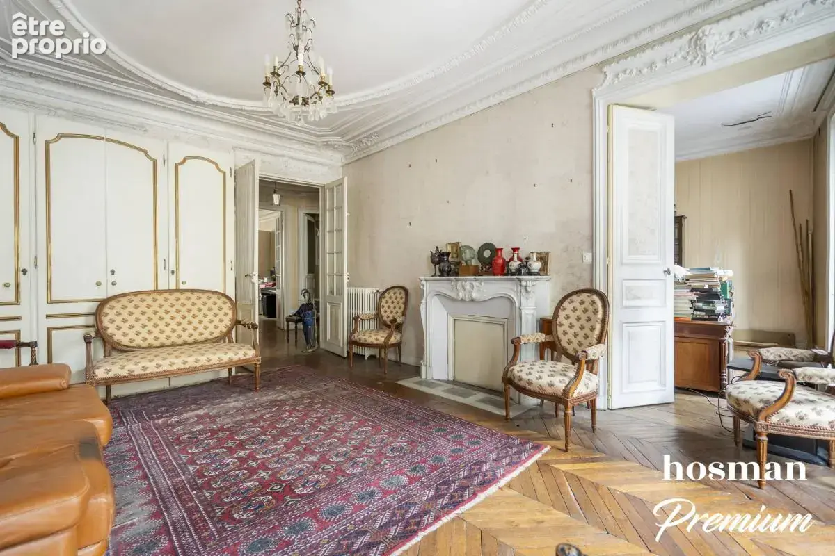 A rénover - 5 pièces de 120 m² - Rue Du Faubourg Poissonnière - photo 4