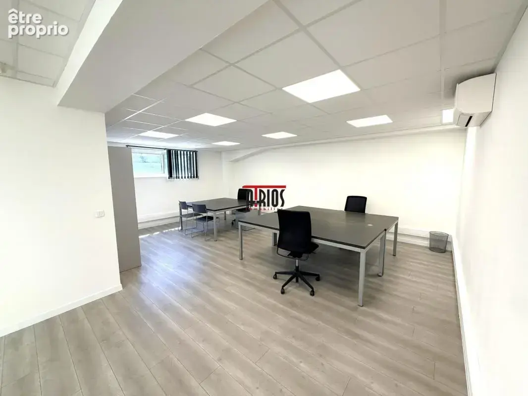 Bureaux 170 m² + terrasse 10 m² - photo 13
