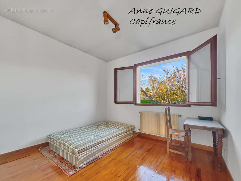 MARIGNY-SAINT-MARCEL (74) - Maison individuelle au calme , très beau jardin plat complanté, double garage - URGENT ! - photo 9