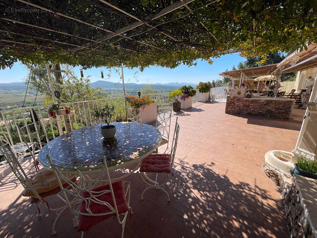 Maison à CUERS