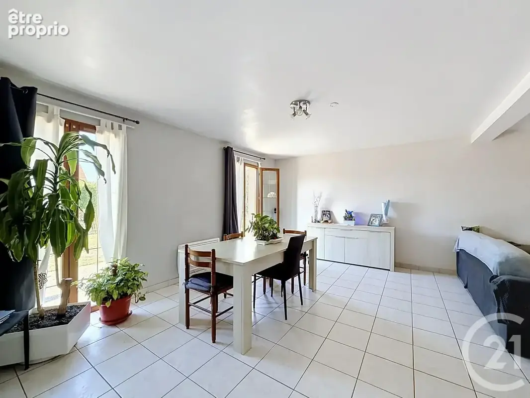 Maison 5 pièces 113 m² à vendre à Saint-Julien-Les-Villas (10800) - photo 3