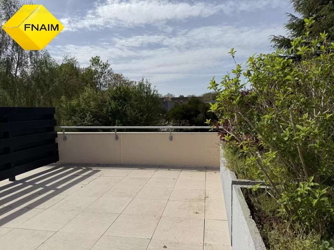 Appartement à SAULX-LES-CHARTREUX