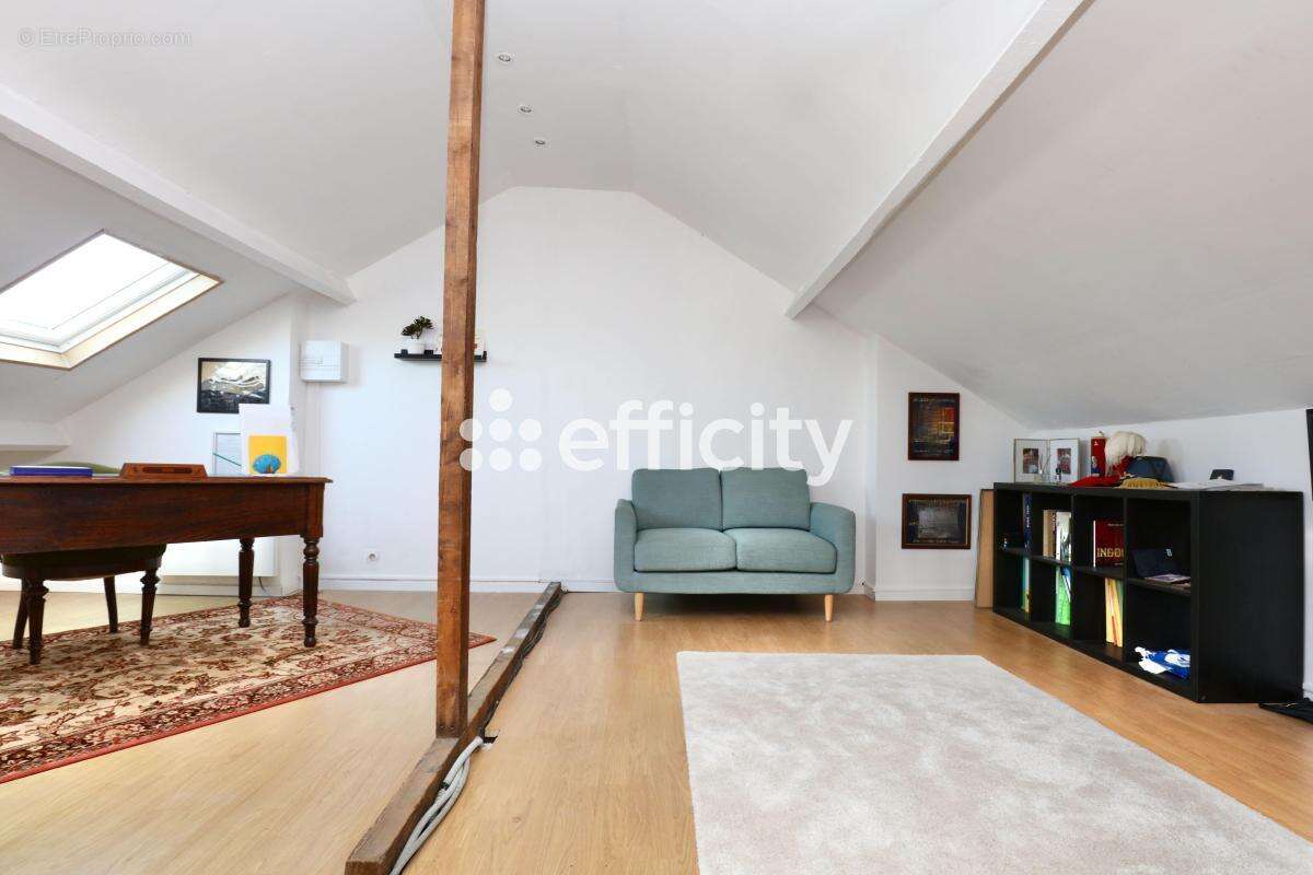 Maison à HALLENNES-LEZ-HAUBOURDIN