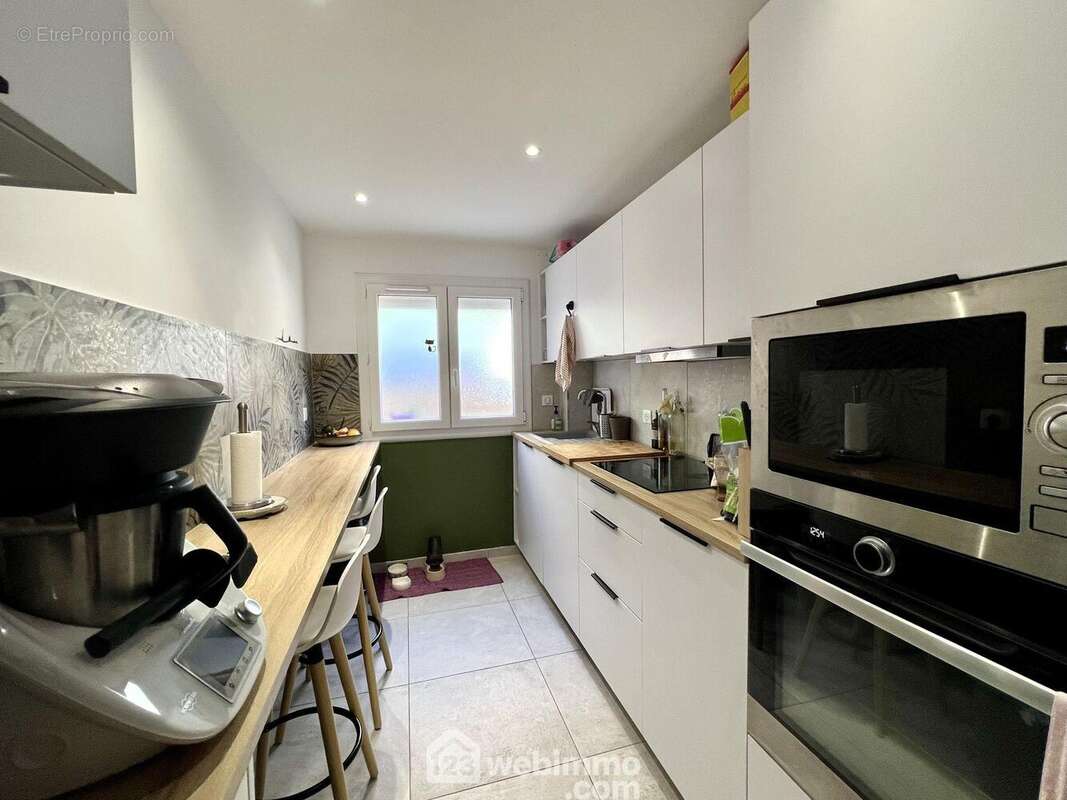 La cuisine équipée restera en place - Appartement à SAN-MARTINO-DI-LOTA