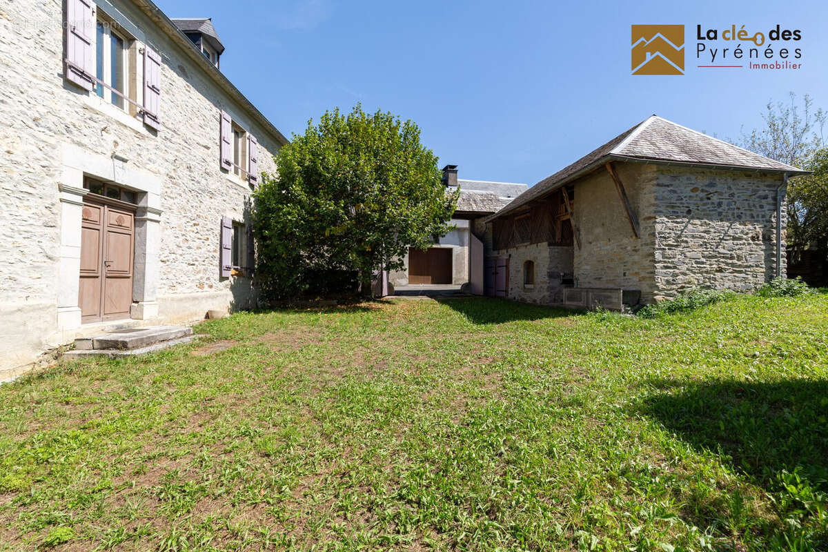 Maison à AVEZAC-PRAT-LAHITTE