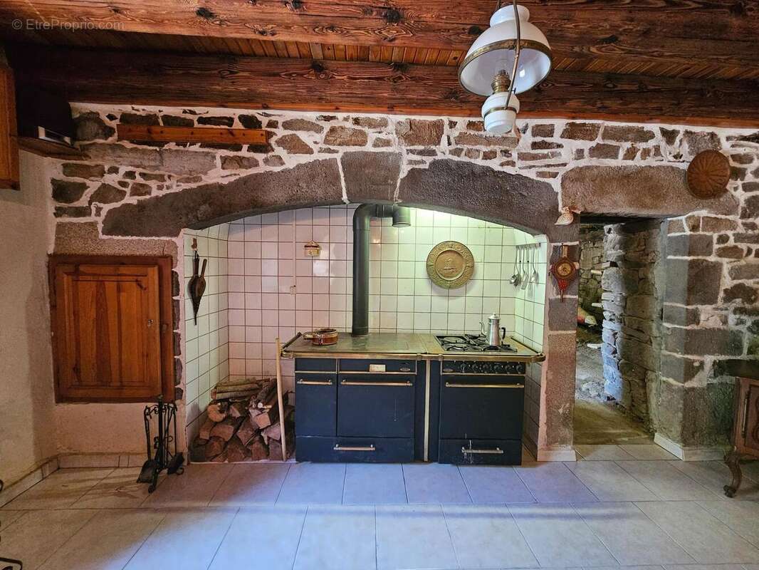 Maison 90 m² à Chaudes-Aigues  - photo 5