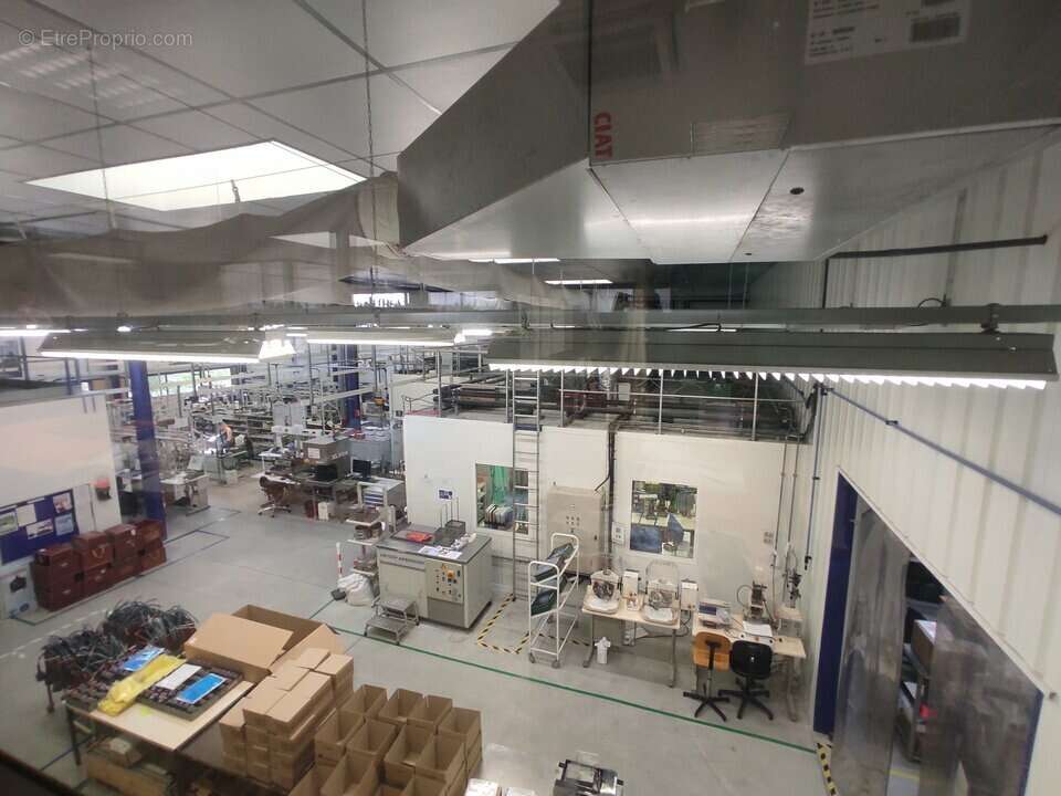 Autre à SAINT-QUENTIN-FALLAVIER