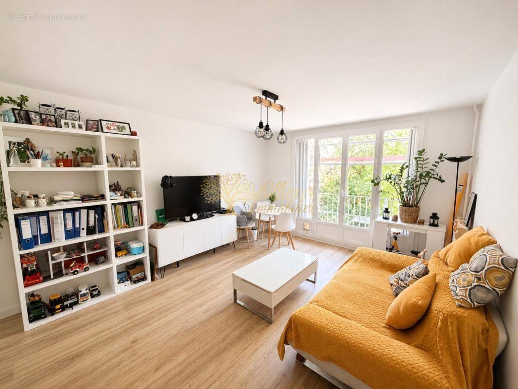 Appartement à LE PLESSIS-TREVISE