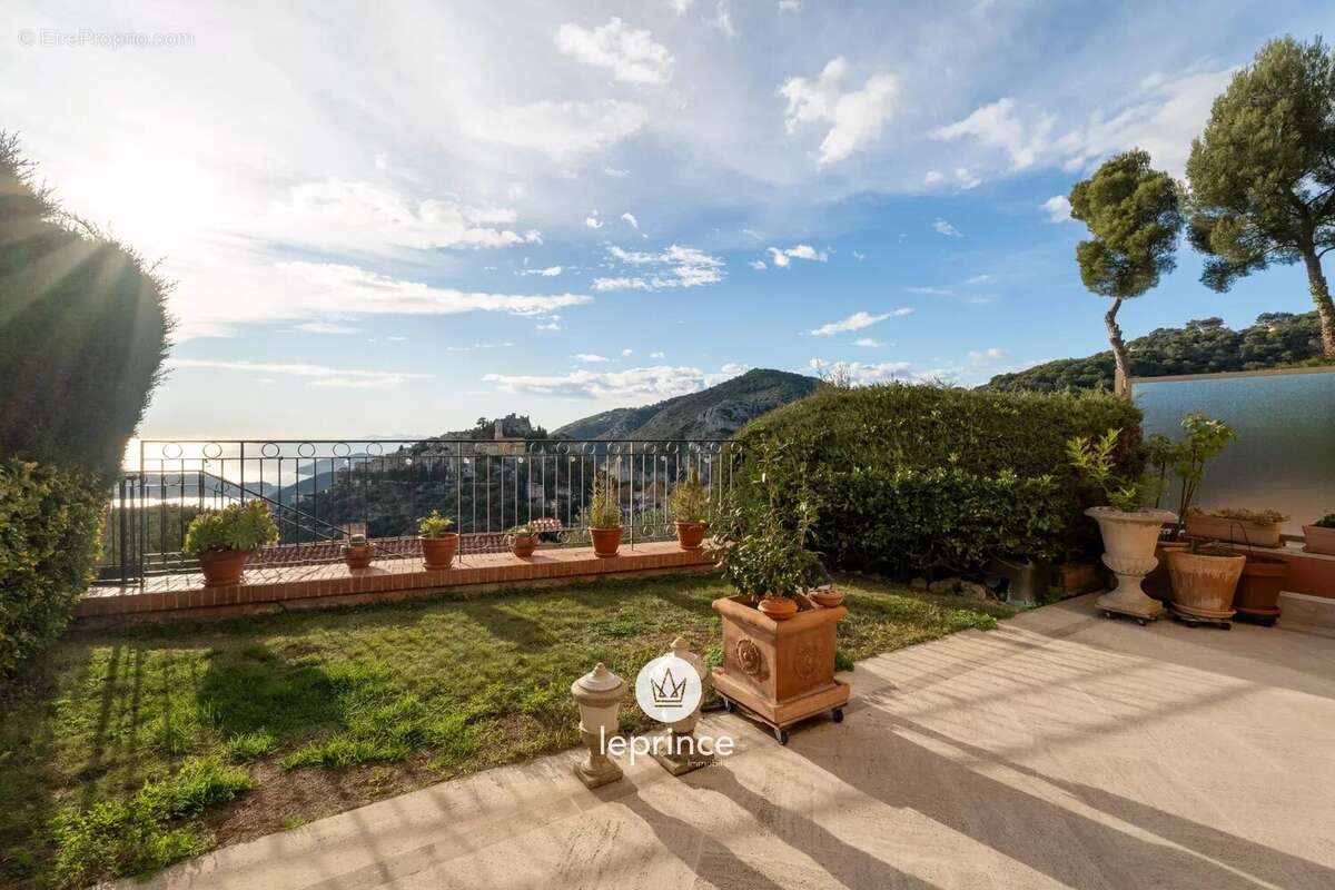 Appartement à EZE
