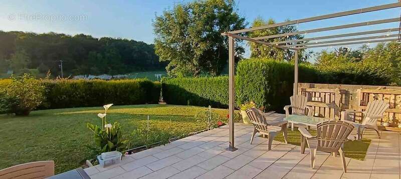 Maison à MILLY-SUR-THERAIN