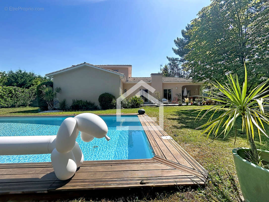 Maison à MERIGNAC