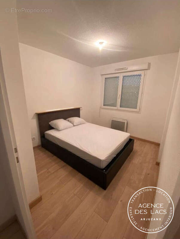 Appartement à RION-DES-LANDES