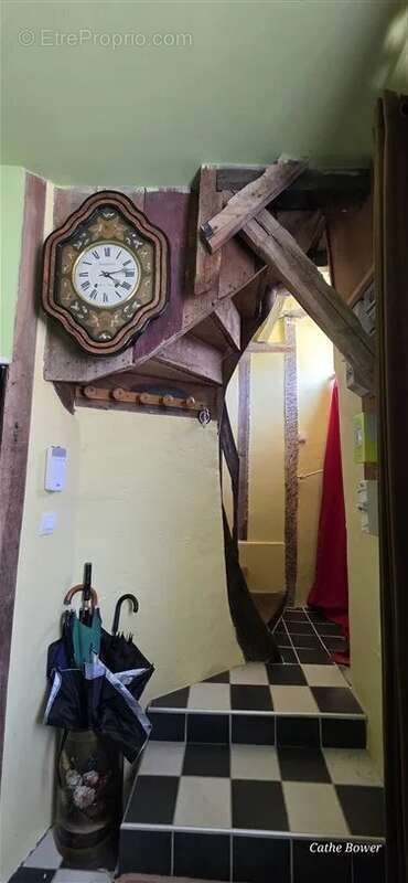 À vendre : maison de 2 chambres avec cour enchantée à Bellac (87) - photo 4