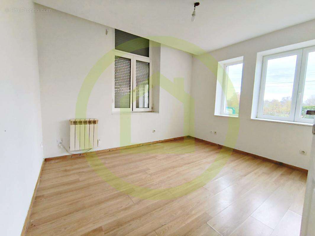 Appartement à SAINS-DU-NORD