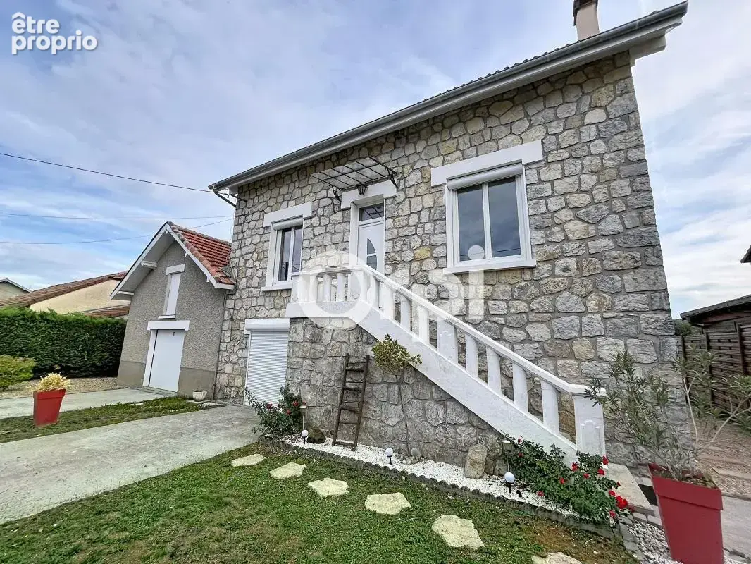 Photo Maison à Terrasson-Lavilledieu au prix de 277 000€
