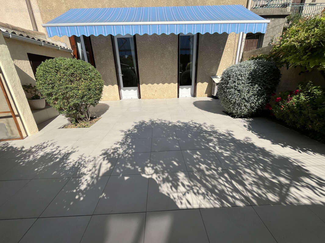 Maison à LEZIGNAN-CORBIERES