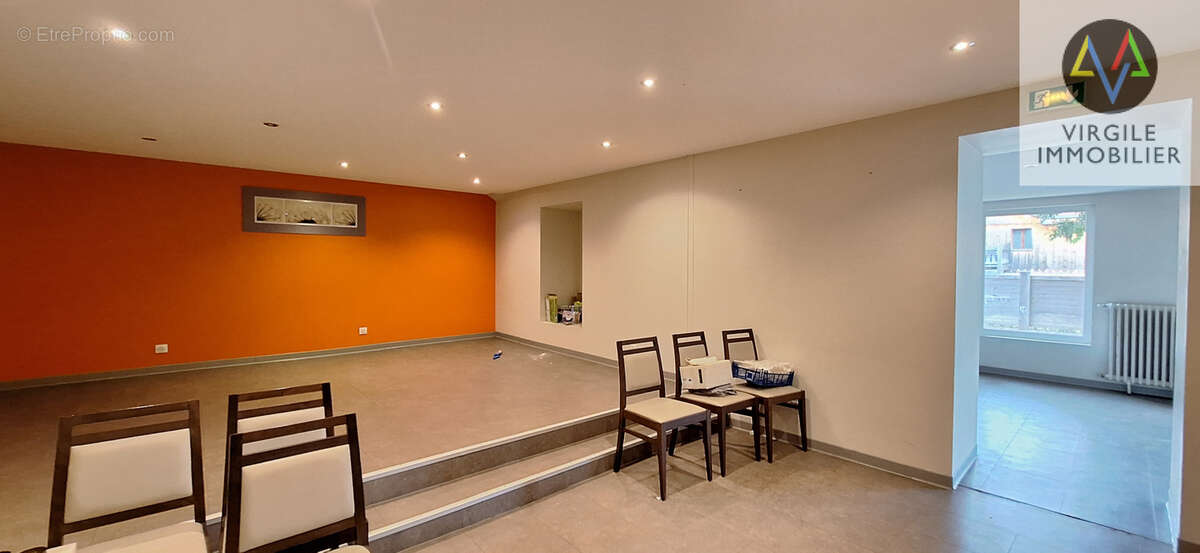 Surface à aménager de 150 m2 avec terrasse et cave. - photo 6