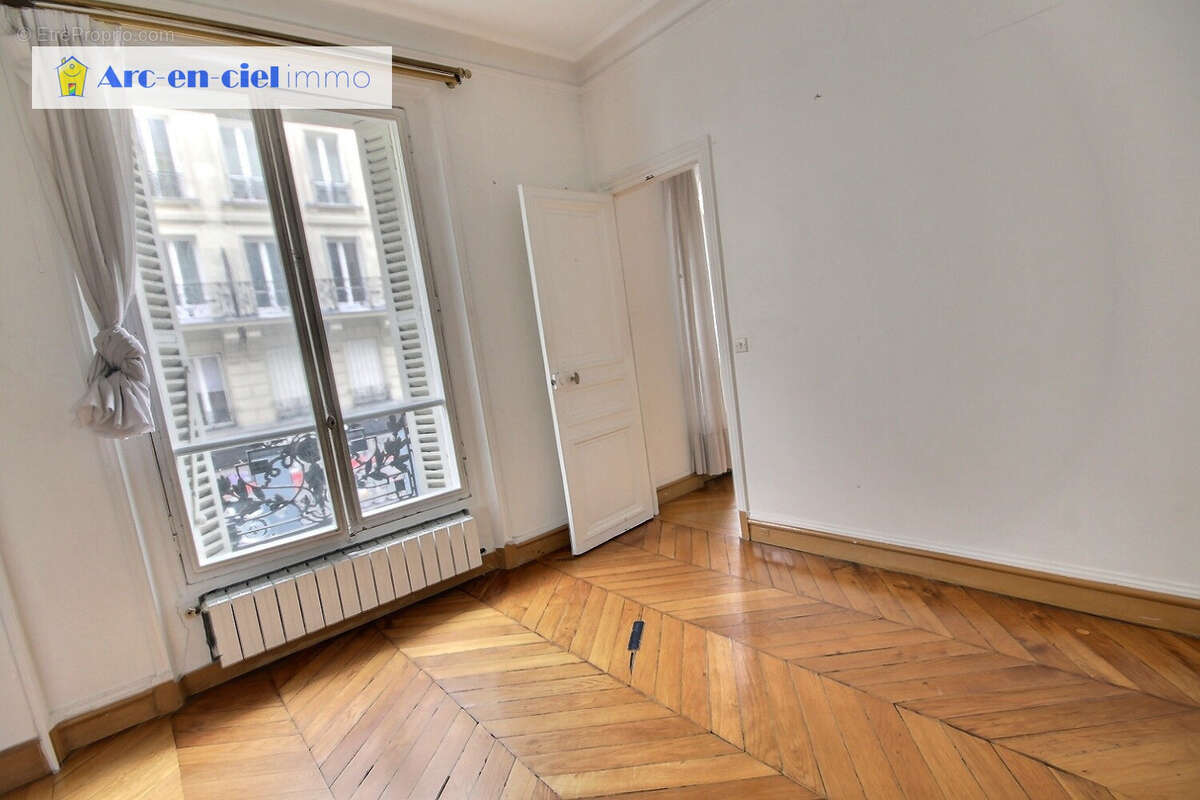 Appartement à PARIS-10E