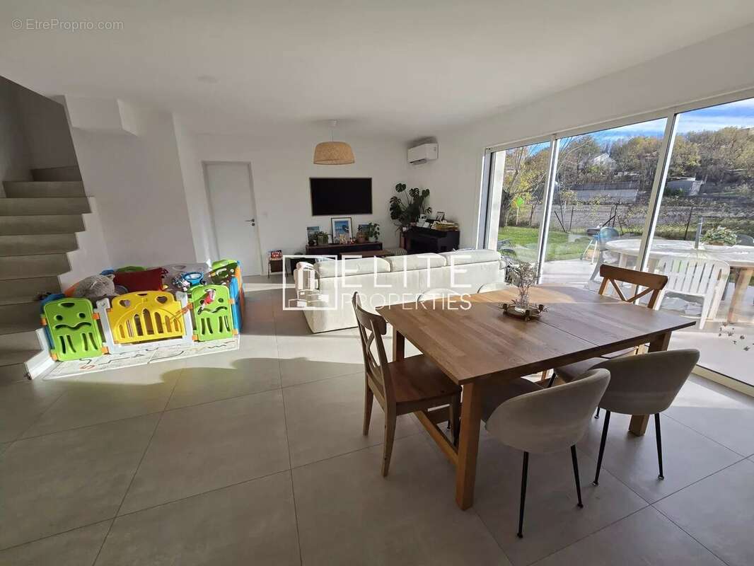 Maison à SAINT-VALLIER-DE-THIEY