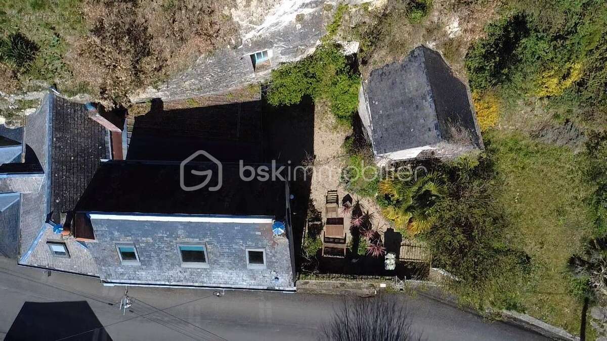 Maison à VILLAINES-LES-ROCHERS