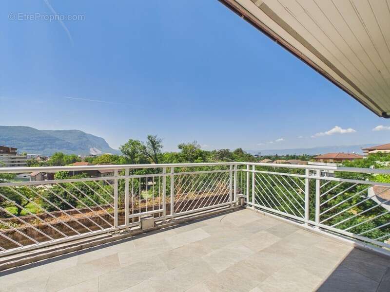 Appartement à AMBILLY