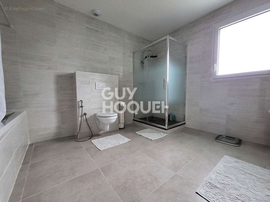 Maison à MONDEVILLE