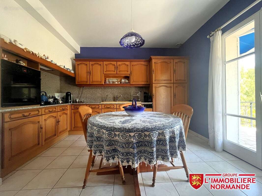 Élégante propriété familiale avec vue sur la forêt - photo 5