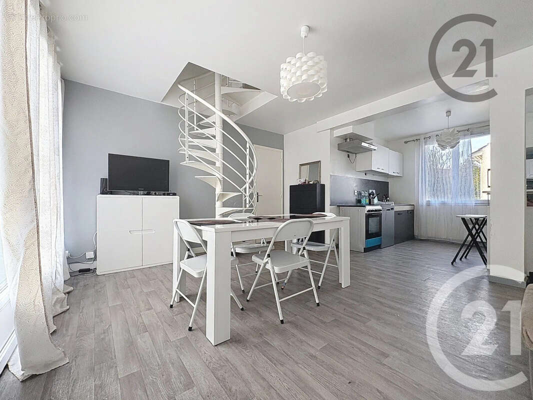 Maison 92 m² à Provins  - photo 2