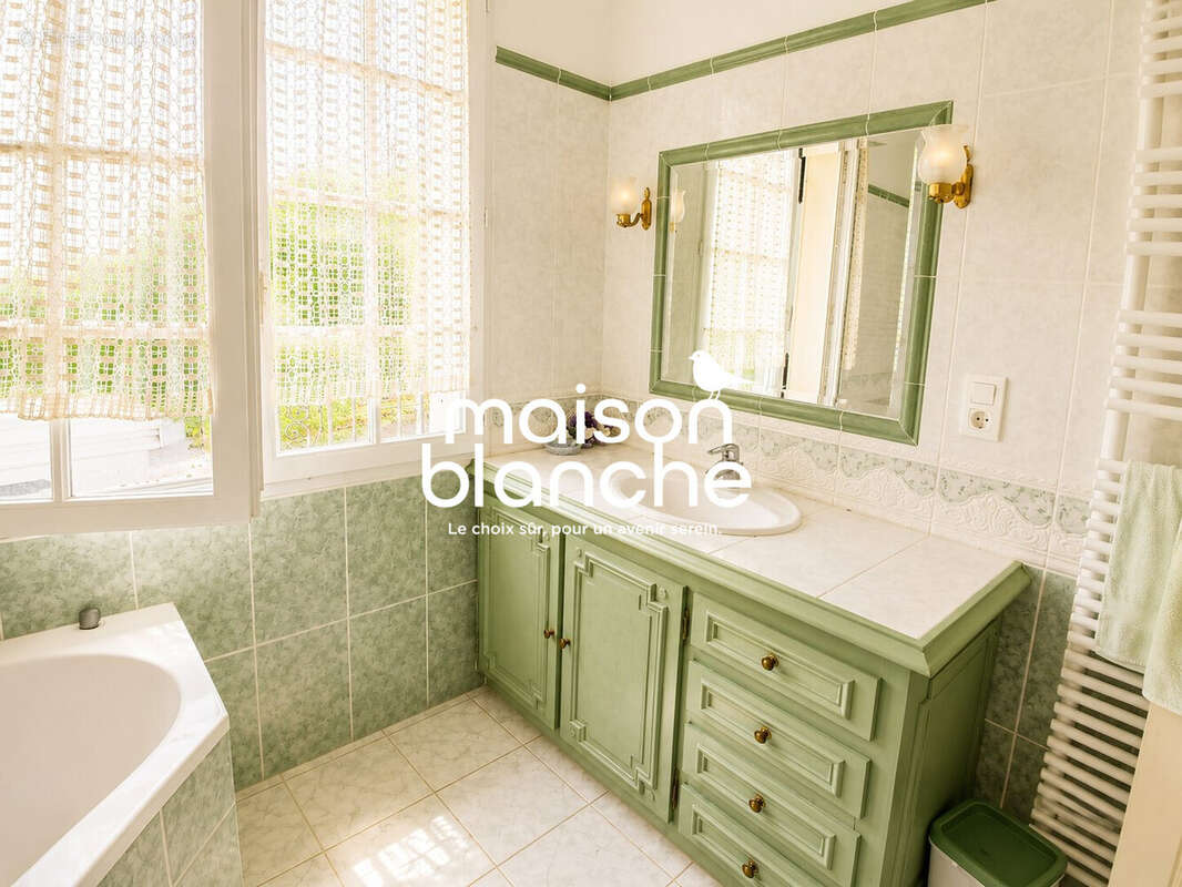 Maison 135 m² à Parthenay  - photo 9