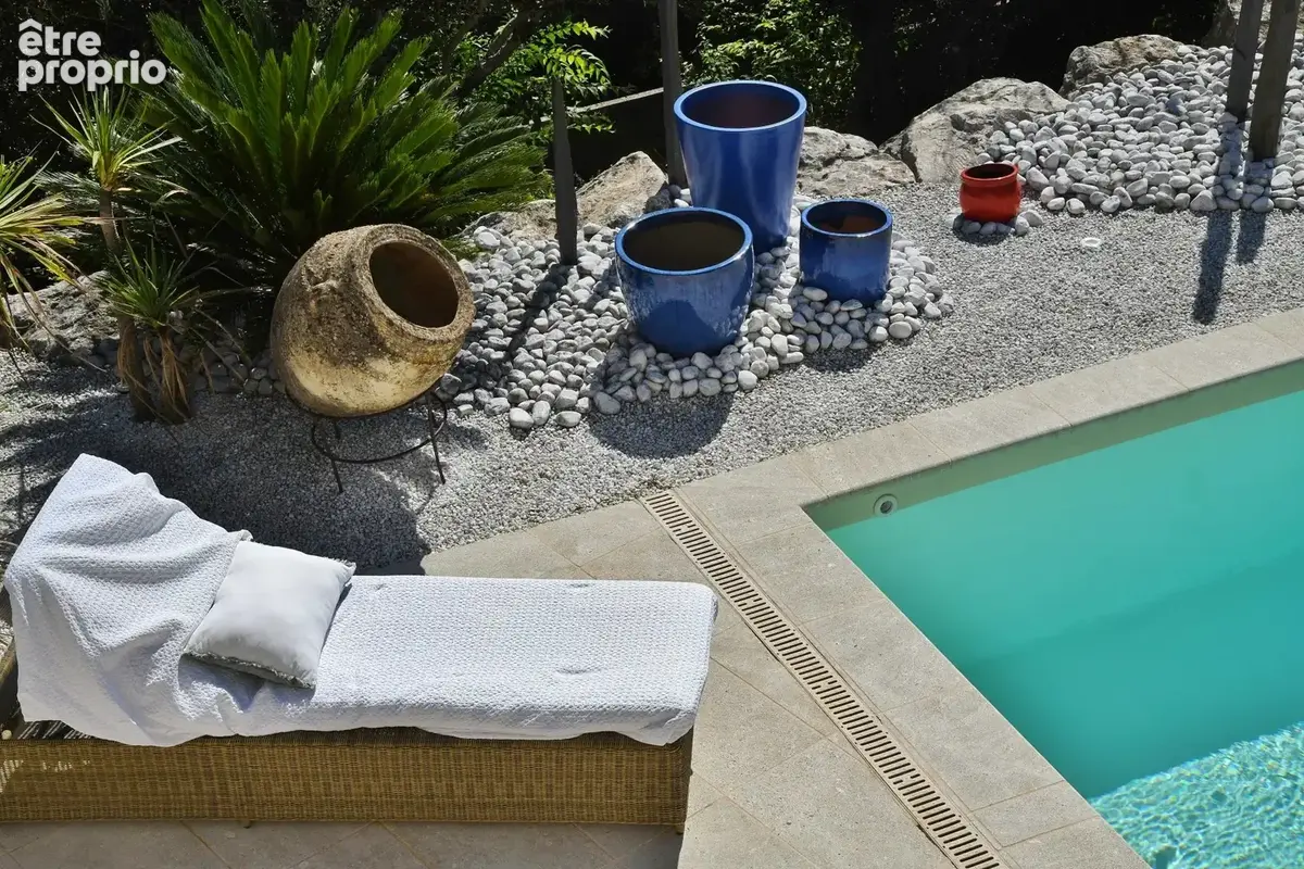 Uzès : Unique propriété avec jardin, piscine et vue - photo 21