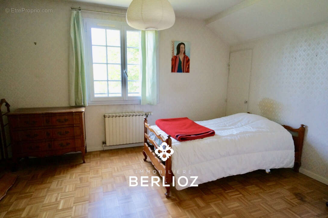 Maison de 150 m2 sur terrain de 1208 m2 avec piscine quartier Bellevue - photo 9